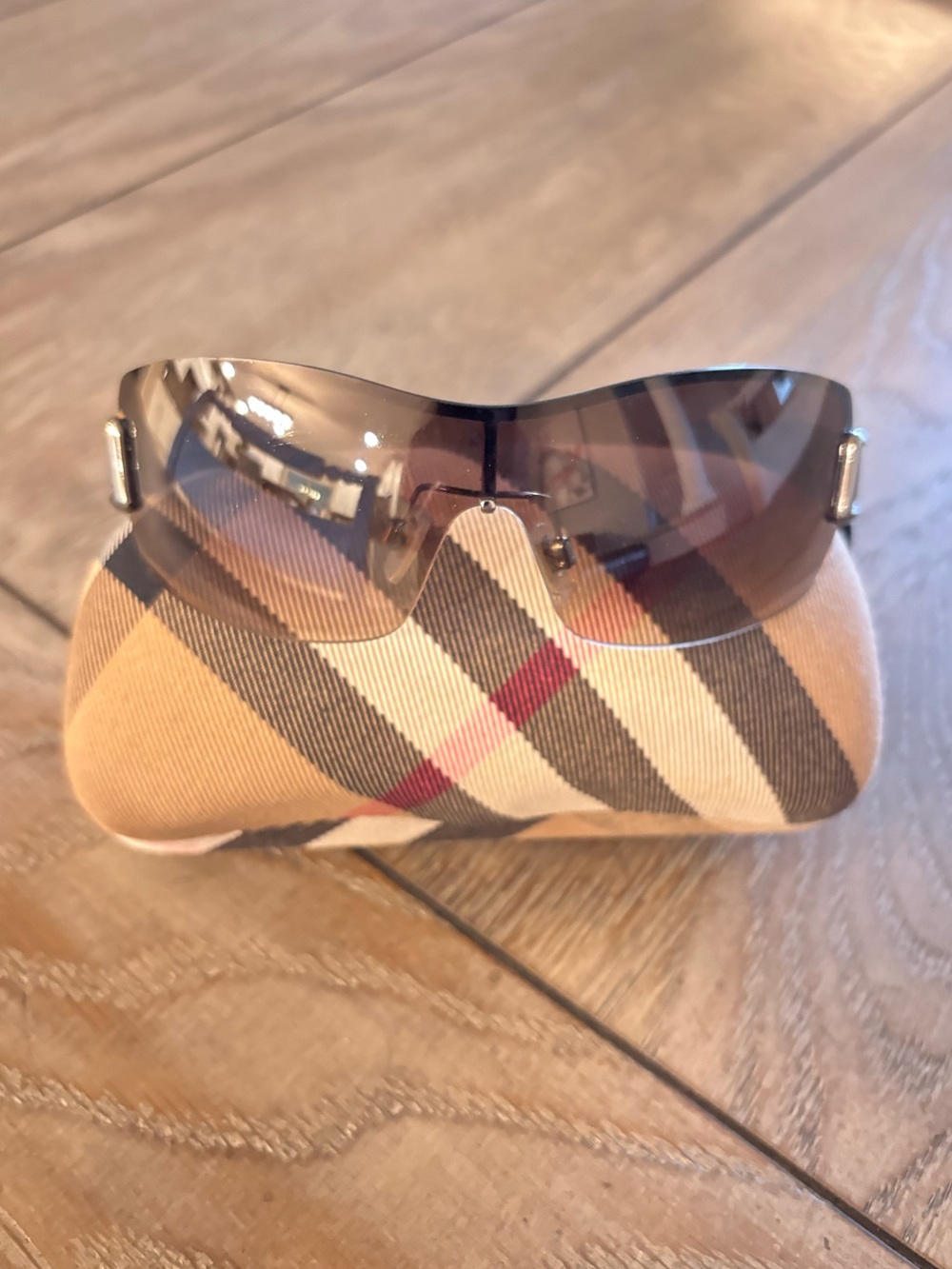 Burberry Brown Gradient Rimless Sunglasses with Checked Case